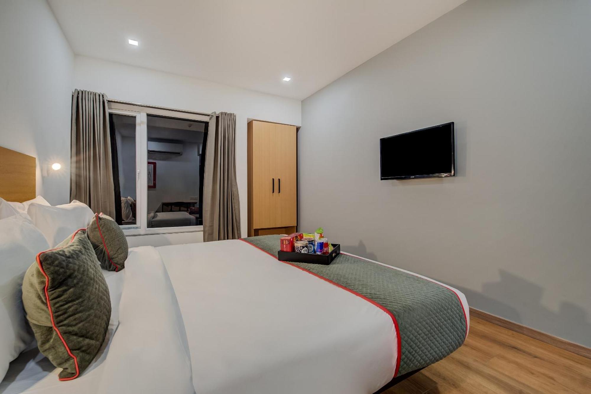 Super Townhouse Mg Road Пюн Екстериор снимка