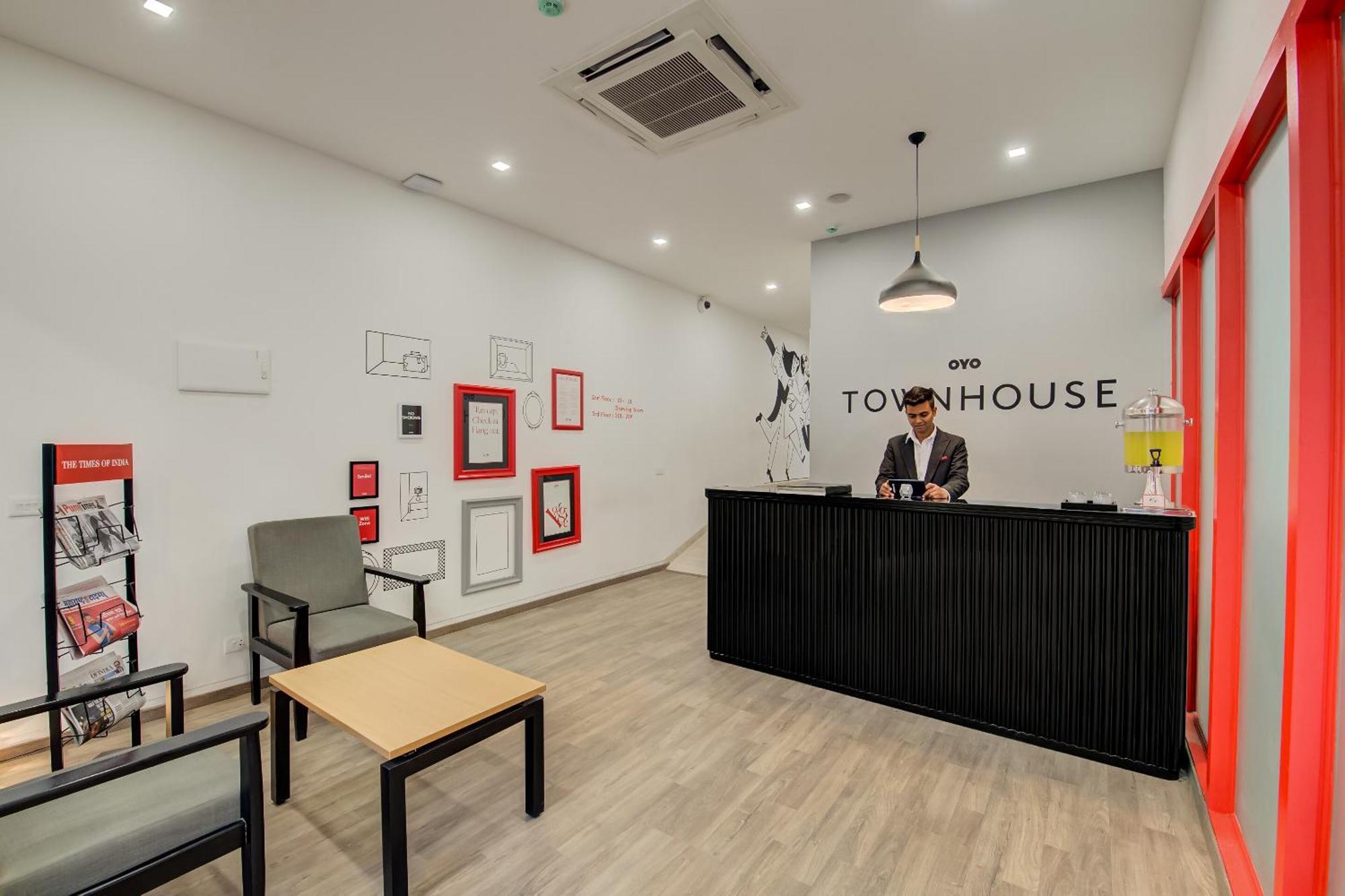 Super Townhouse Mg Road Пюн Екстериор снимка