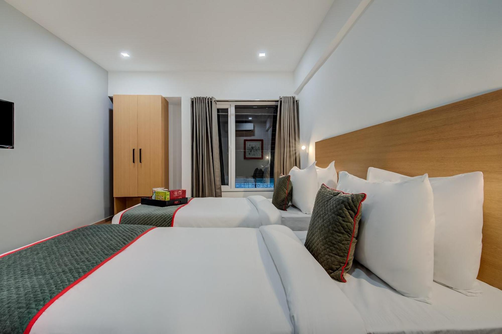 Super Townhouse Mg Road Пюн Екстериор снимка