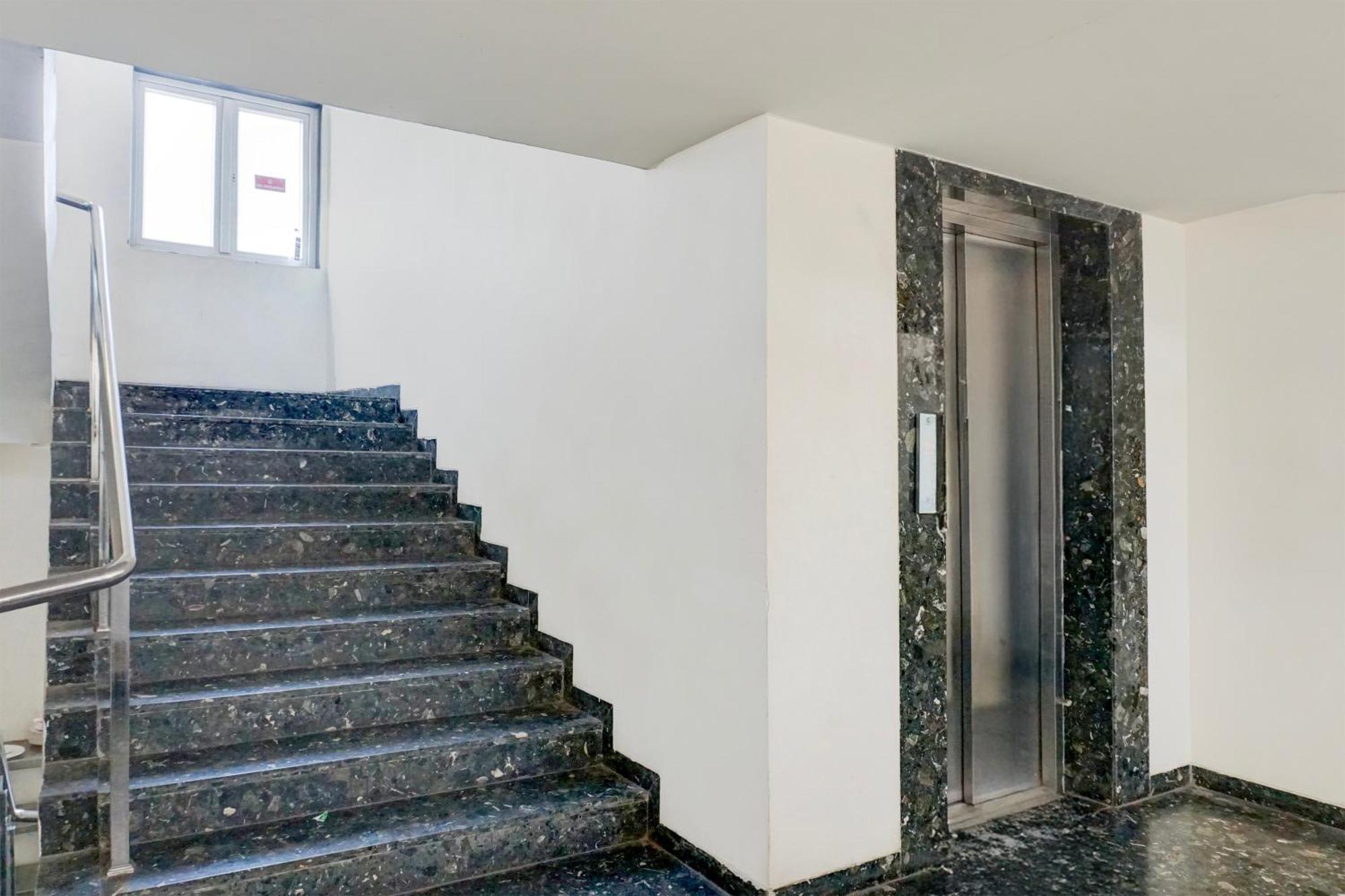 Super Townhouse Mg Road Пюн Екстериор снимка