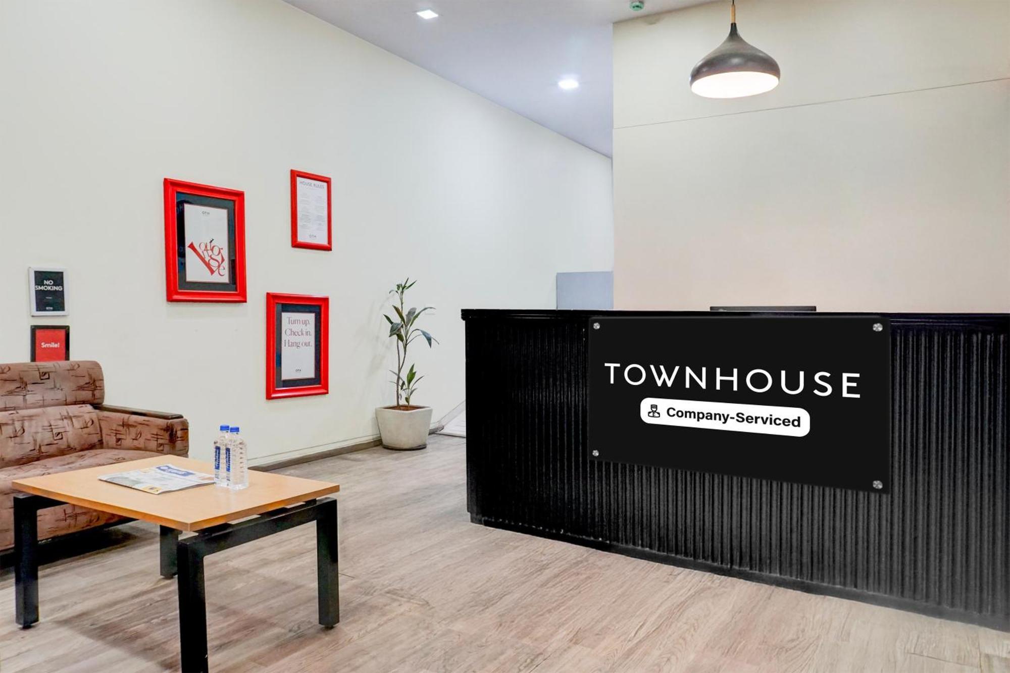 Super Townhouse Mg Road Пюн Екстериор снимка