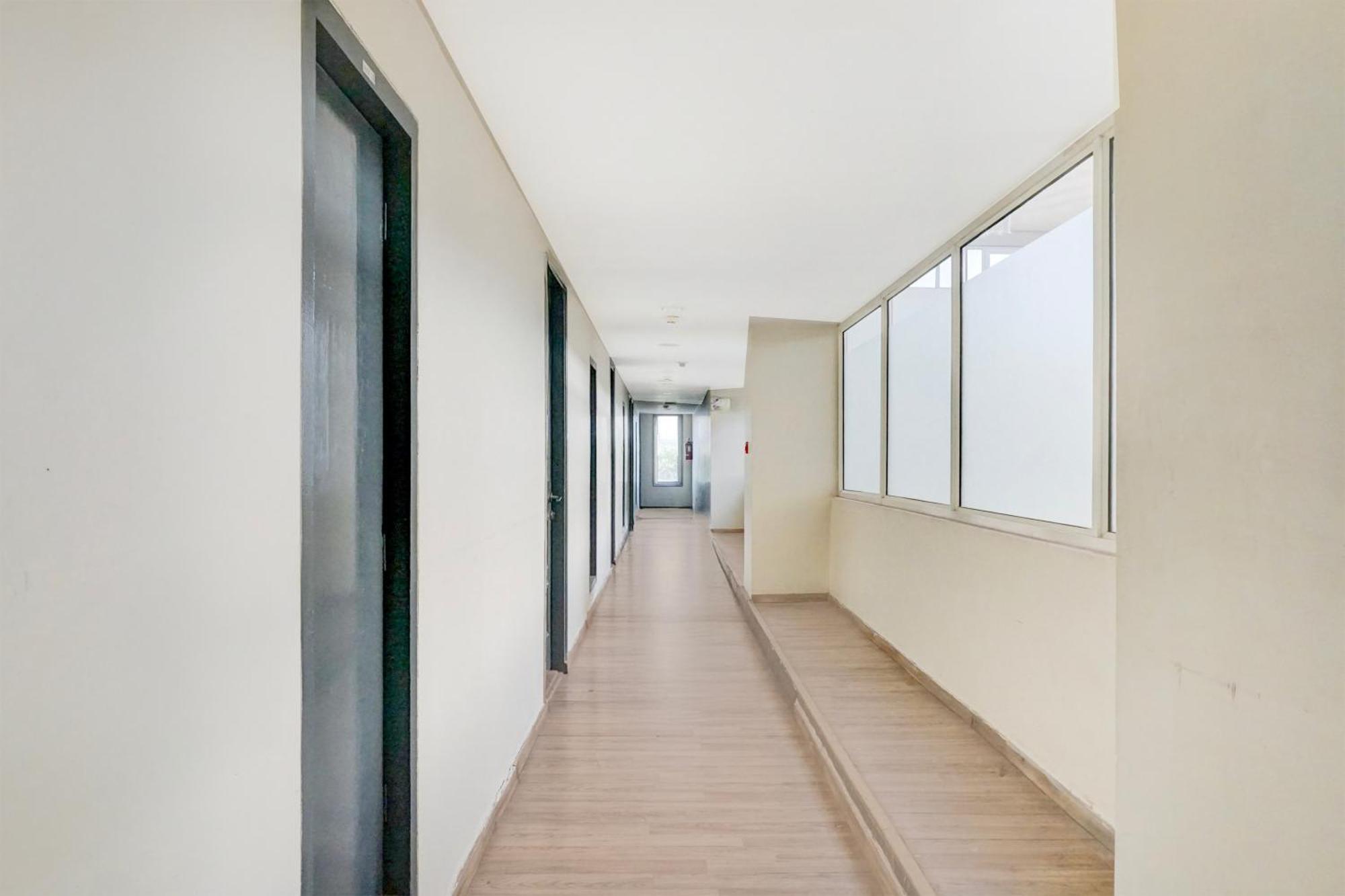 Super Townhouse Mg Road Пюн Екстериор снимка