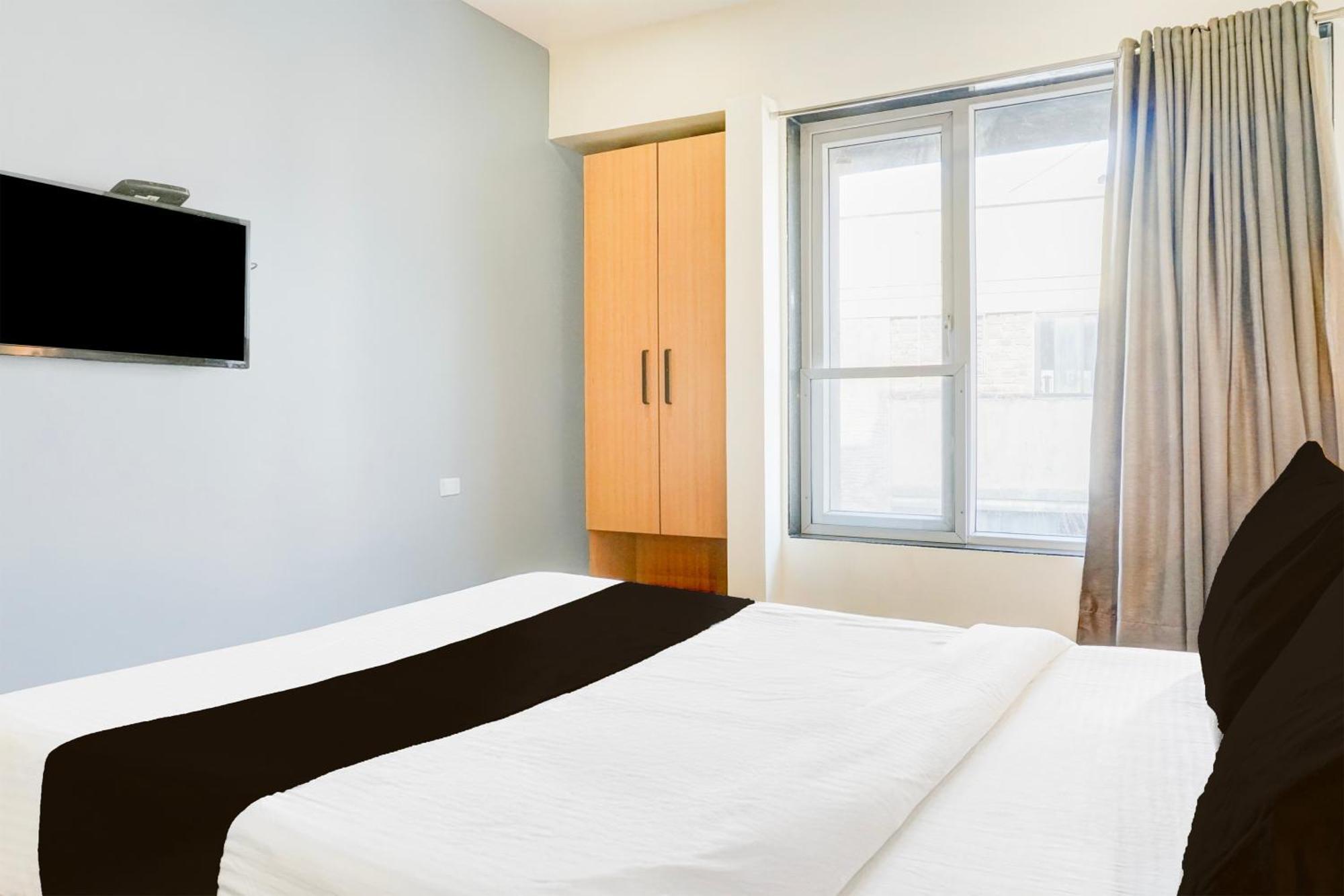 Super Townhouse Mg Road Пюн Екстериор снимка